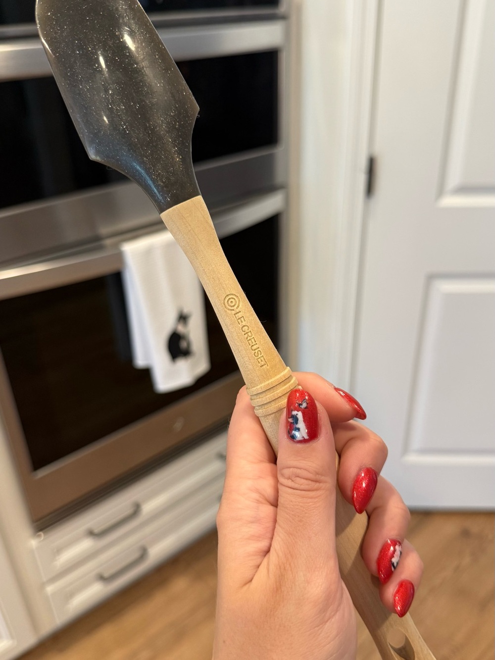 Le Creuset Black Silicone and Wood Spatula Rare Left Handed NEW
